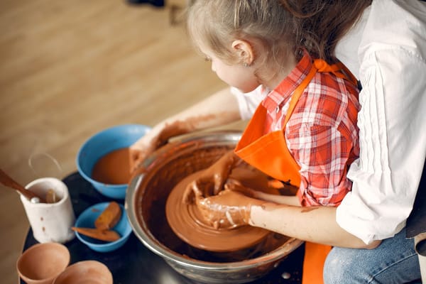 Pottery Wheel vs. Hand-Building: Pros and Cons for Beginners